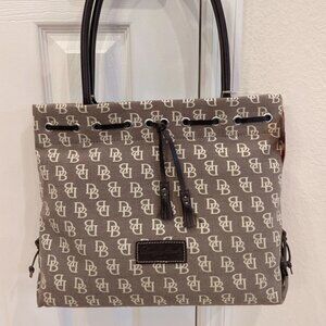 DOONEY & BOURKE~BEIGE / BROWN / KHAKI ~TASSEL TOTE BAG~PURSE~NWT